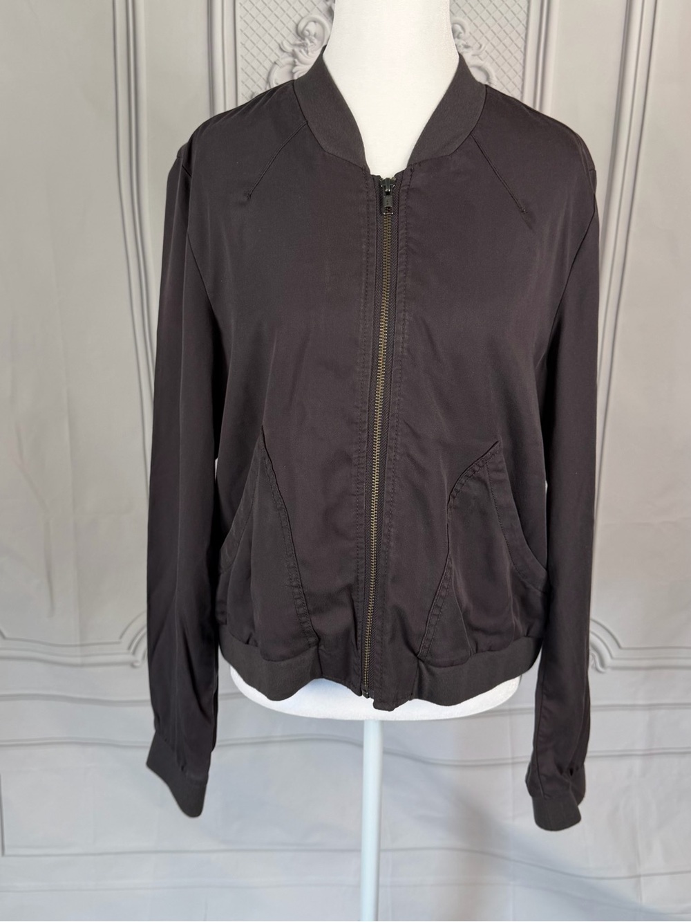 Gap Women’s Bomber Jacket Size M NWT Dark Brown Tencel Lyocell Zip Front $64.99